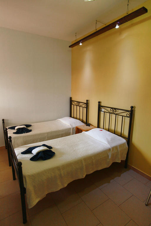 Aparthotel Oikeion Ermoupoli Habitación foto